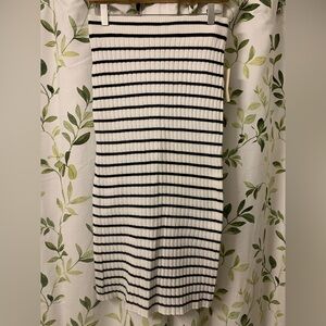 Universal Thread Black and White Knit Pencil Skirt Medium BNWT